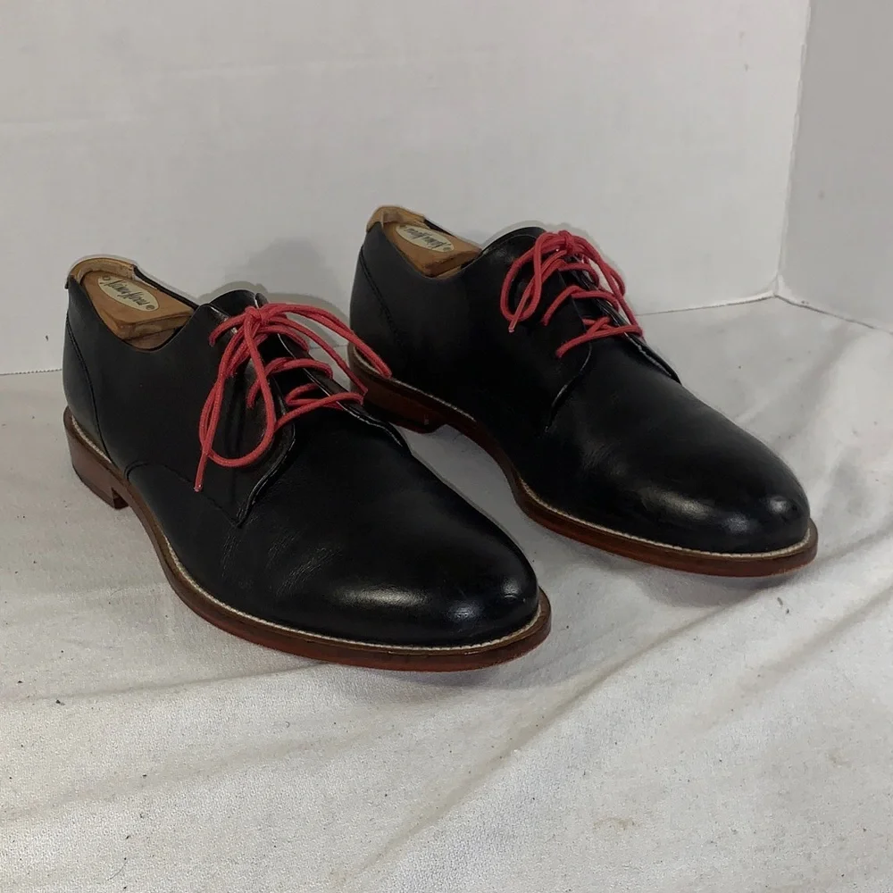 J Shoes Men's ‘William’ Black Leather Derby Shoes with Red Laces